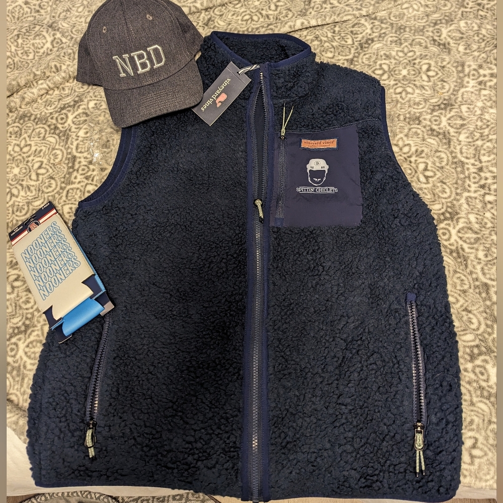 Men's NWT vineyard vines Sherpa vest barstool sports bundle